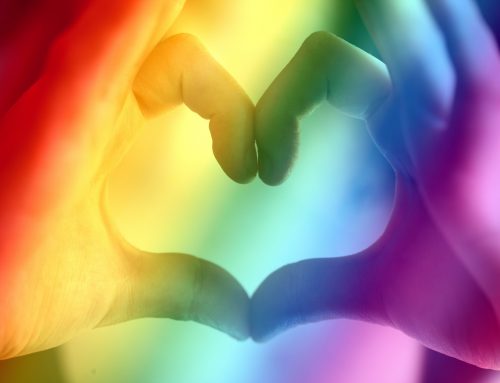 ΛΟΑΤ+ Κοινότητα: Πολύχρωμες Οικογένειες διεκδικούν Ισότητα στην Ευτυχία.